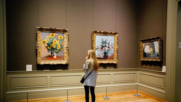 RMF Extra: Obraz Salvadora Dalego zniszczony przez turystki. Chciały zrobić sobie selfie