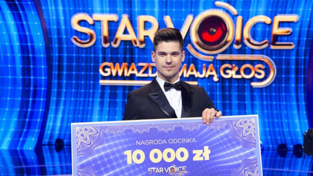 RMF Extra: Aleksiej Jarowienko zniewoli serca widzów? Gwiazdor serialu "Zniewolona" zachwyca w "Star Voice"