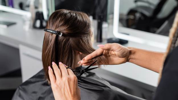 Nigdy nie rób tego przed wizytą u fryzjera! Te..