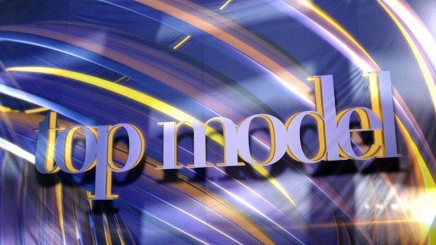 RMF Extra: "Top Model". Magazyn "Glamour" zdradził metamorfozy uczestników programu! Do sieci wyciekły także zdjęcia z sesji biżuterii Apart! 