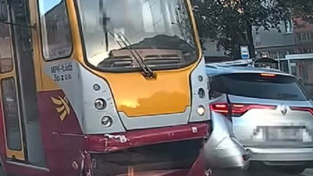 RMF Extra: Zignorował podwójną ciągłą i nie spojrzał w lusterka wsteczne. Szybko tego pożałował... [WIDEO]