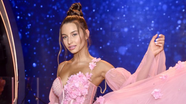 RMF Extra: Julia Wieniawa pozuje w białej bieliźnie. Fani zachwyceni. "Czysta perfekcja" [FOTO]