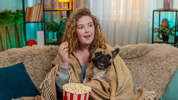 Polacy zasiądą przed telewizorami w Walentynki!..