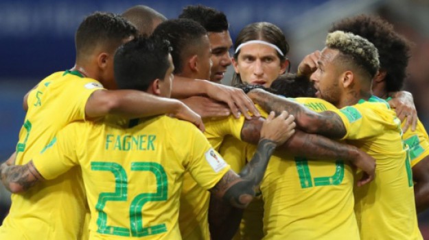 RMF Extra: Brazylijscy piłkarze wzruszają! Zagrali ze swoimi dziećmi