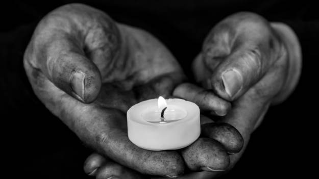 RMF Extra: Zmarł "najbrudniejszy człowiek świata". Mieszkańcy namówili go na kąpiel...