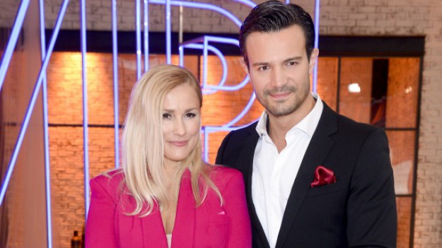 RMF Extra: Mikołaj Krawczyk i Sylwia Juszczak na zdjęciach ze ślubu. Para świętuje wyjątkową rocznicę!