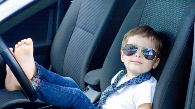 RMF Extra: 6-latek za kierownicą. Wiózł 3-letniego brata. Jechali kupić "czarny samochodzik" [WIDEO]