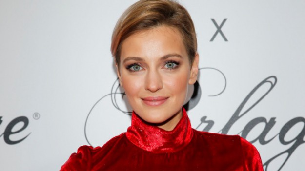 RMF Extra: Renata Kaczoruk pokazała za dużo? Jej kreacja rozgrzała obiektywy fotoreporterów!