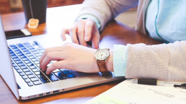 RMF Extra: Szwecja: Próby skracania godzin pracy przy zachowaniu pełnej pensji. Sprawdzi się to w Polsce?