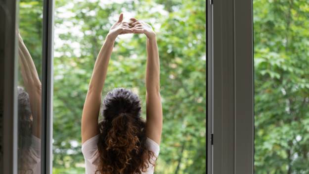 RMF Extra: Poranny trik z TikToka, który pobudzi cię lepiej niż kawa. Sprawdź, jak działa 