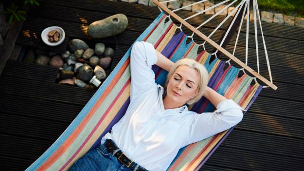 RMF Extra: Urlop regeneracyjny, czyli dodatkowe 3 miesiące wolnego. Czy czeka nas rewolucja? 