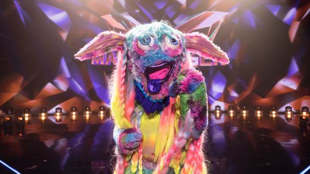 RMF Extra: "Mask Singer". Kto chowa się w kostiumie Potwora? Internauci próbują to zgadnąć