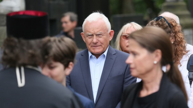 RMF Extra: Leszek Miller: "Wstępne ustalenia wskazują na śmierć samobójczą"