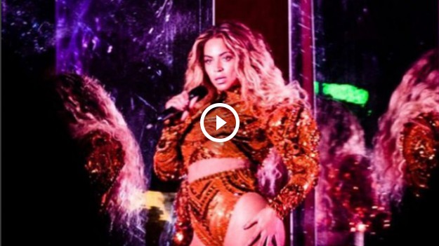 RMF Extra: Beyonce nie opanowała odruchu fizjologicznego na scenie, a fani oszaleli!