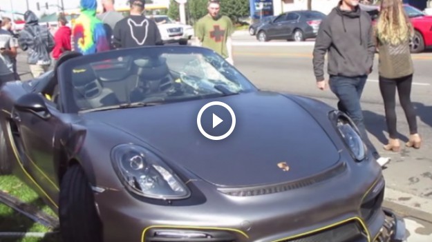 RMF Extra: Wjechał w tłum rozpędzonym Porsche. 11 osób rannych