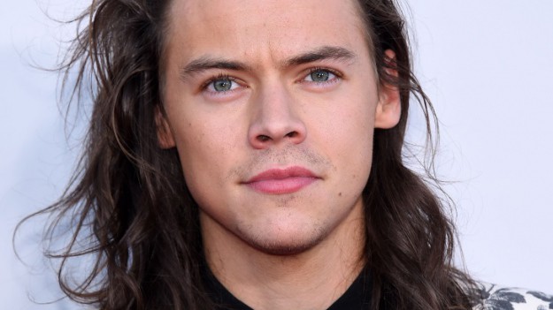 RMF Extra: Harry Styles zmienił wizerunek. Wokalista... zapuścił wąsy!