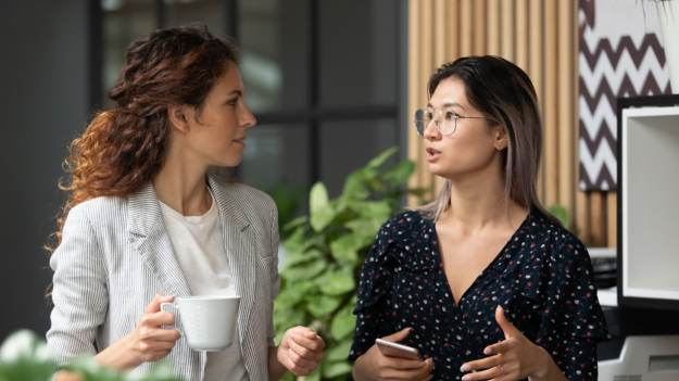 RMF Extra: Dlaczego mówisz głośniej niż inni? Psychologowie wskazują kluczową cechę charakteru