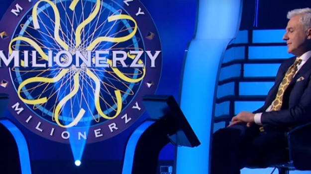 RMF Extra: Który godową porą obejmuje krzepko pod pachami swoją wybrankę i na jej grzbiecie zmierza do pobliskiego zbiornika wodnego? Odpowiedź za 20 tys. zł  [MILIONERZY] 