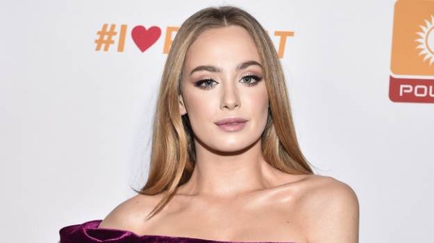 RMF Extra: Wiktoria Gąsiewska w bikini. Wybrała oryginalne tło! Gwiazda "Rodzinki.pl" podkręciła temperaturę w sieci [ZDJĘCIE]