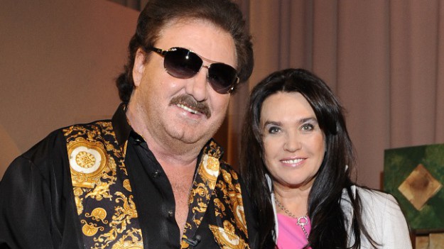 RMF Extra: Krzysztof Krawczyk zaśpiewał z żoną. Archiwalne nagranie mocno poruszyło internautów: "Przecudowny obraz" [WIDEO]