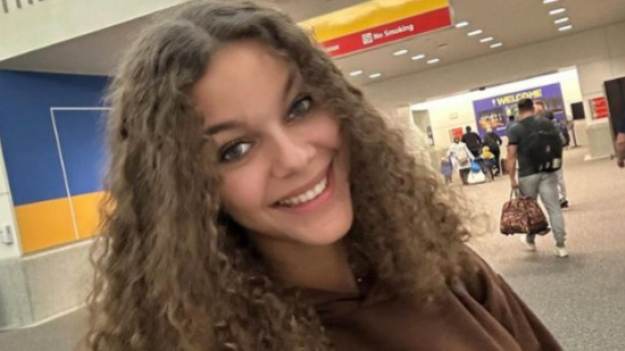 RMF Extra: Emilia Dankwa pokazała studniówkową kreację. Fani gwiazdy "Rodzinki.pl" zachwyceni