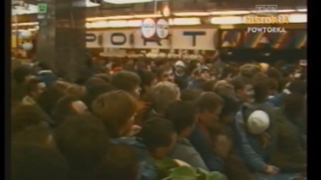 RMF Extra:  Świąteczne zakupy "za komuny". Walki większe niż o karpia w Lidlu!