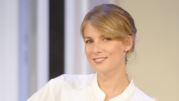 RMF Extra: Marta Wierzbicka w bikini. Aktorka śmiało prezentuje wdzięki na plaży: "Piękna figura" [FOTO]