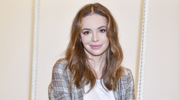 RMF Extra: Anna Wendzikowska tańczy na rurze w kusym body. "Kobieta rakieta"