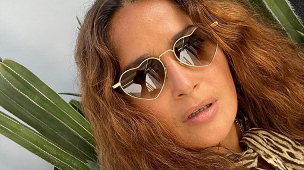 RMF Extra: Salma Hayek publikuje śmiałe kadry! Aktorka zniewala figurą. "Jesteś najpiękniejszą kobietą na świecie"