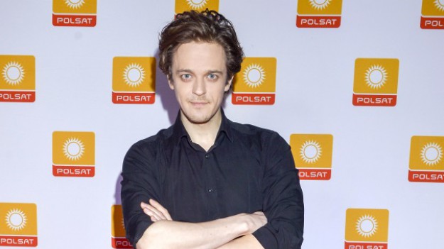 RMF Extra: "Twoja Twarz Brzmi Znajomo". Jeden z uczestników doznał kontuzji. Piotr Gawron-Jedlikowski wystąpi w show?