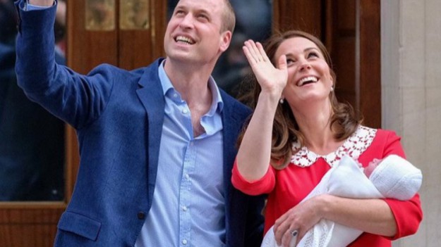 RMF Extra: Strój księżnej Kate po porodzie nie był przypadkowy. W ten sposób złożyła hołd księżnej Dianie