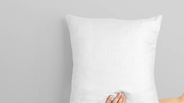 RMF Extra: Poduszka to siedlisko bakterii. Ten trik sprawi, że będzie jak nowa 