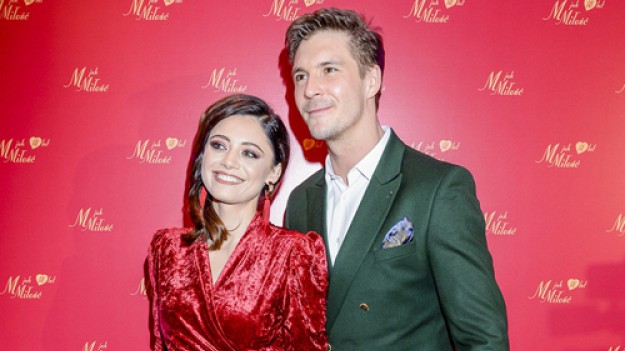 RMF Extra: Mikołaj Roznerski myśli już o ślubie z Adrianą Kalską? Aktor szczerze odpowiedział