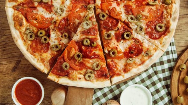 RMF Extra: Stalker nęka prawnika dostawami jedzenia. Zamówił już ponad 100 pizz!