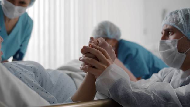 RMF Extra: Na porodówce chciała "uroczo wyglądać". To, co zrobiła, zadziwiło internautów [WIDEO]