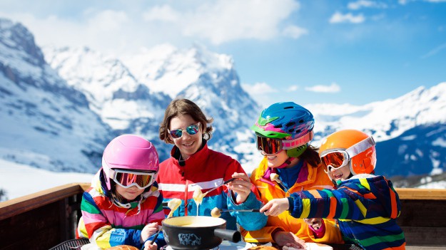 RMF Extra: Ferie zimowe 2020. Ruszyła akcja policji "Bezpieczne ferie" - będą kontrole kierowców autokarów z dziećmi