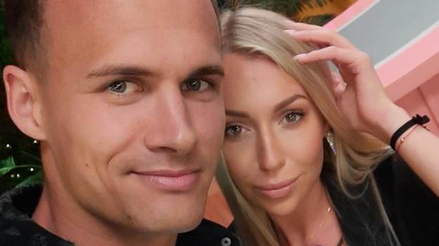 RMF Extra: Partnerka Mateusza Świerczyńskiego z "Love Island" komentuje jego związek z Karoliną Gilon. Pisze o zaskoczeniu 