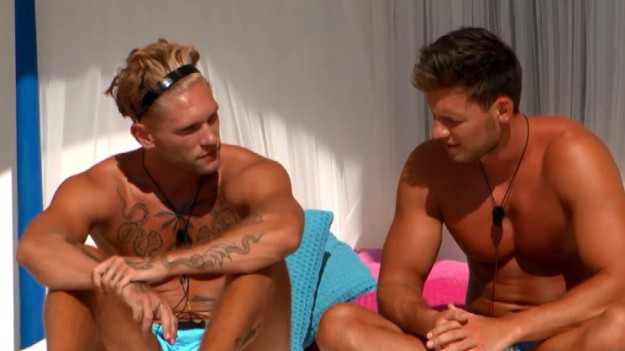 RMF Extra: "Love Island 2". Rafał skrytykowany przez internautów! "Brak klasy"