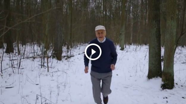 RMF Extra: 95-letni żołnierz AK miażdży formą! Zobaczcie, jak trenuje