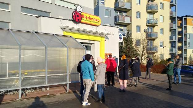 W Biedronce się zaczęło. Do 23 grudnia zapasy za..