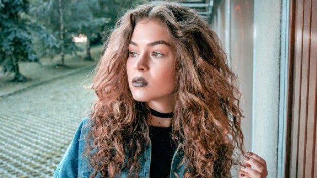 RMF Extra: Co łączy trwałą, jeansową katane, koronkę i dres?! Szalone lata 80.!