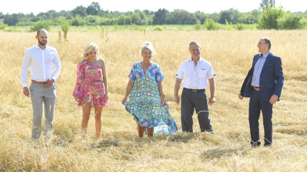 RMF Extra: "Rolnik szuka żony" odcinek 4. Bariera językowa w programie? Jeden z uczestników zaprosił kandydatkę, z którą nie rozmawiał w języku polskim! [STRESZCZENIE ODCINKA]