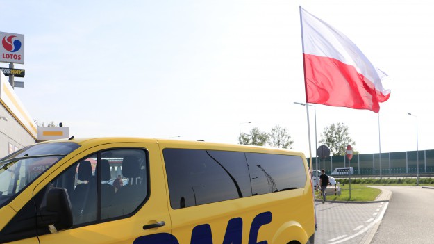 RMF Extra: Biało-czerwona sztafeta RMF FM: Z flagą słuchaczy RMF FM przemierzyliśmy całą Polskę!