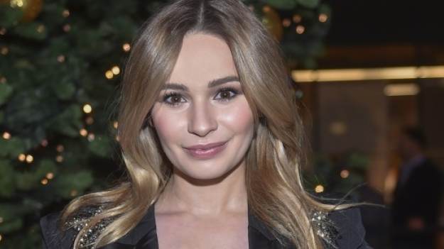 RMF Extra: Ewelina Lisowska odsłania ciało w bikini. Relacja z basenu rozgrzewa sieć!