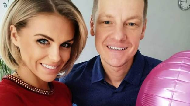 RMF Extra: Marlena Muranowicz i Marcin Mroczek na wakacjach. Żona gwiazdora "M jak miłość" odsłoniła ciało, pozując w stroju kąpielowym [WIDEO]