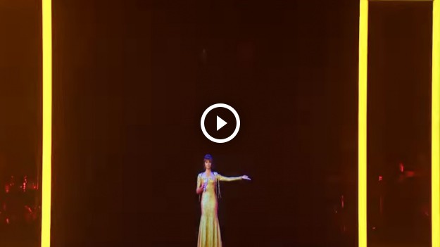 RMF Extra: Whitney Houston nadal koncertuje... Występy z hologramem zmarłej artystki oburzają fanów!