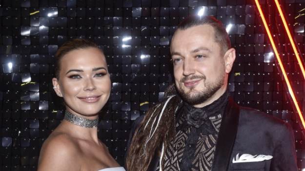 RMF Extra: Sandra Kubicka kusi nagim biustem. Baron chwali się gorącą sesją ukochanej [ZDJĘCIA]