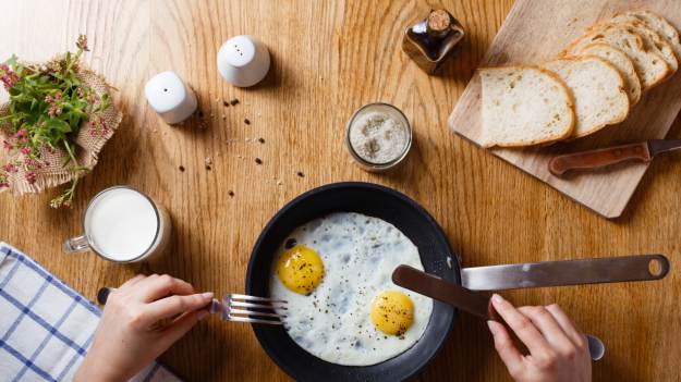 RMF Extra: Na jakim tłuszczu smażyć jajka? Ekspertka rozwiewa wątpliwości!