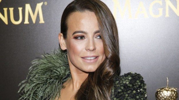 RMF Extra: Anna Mucha w prześwitującym body odsłania piersi. "Petarda"