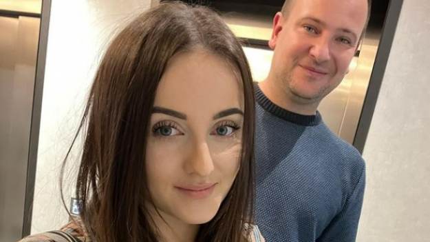 RMF Extra: Anna i Grzegorz Bardowscy z "Rolnik szuka żony" pokazali dom. Nie obeszło się bez krytyki! Czarna elewacja nie przypadła internautom do gustu